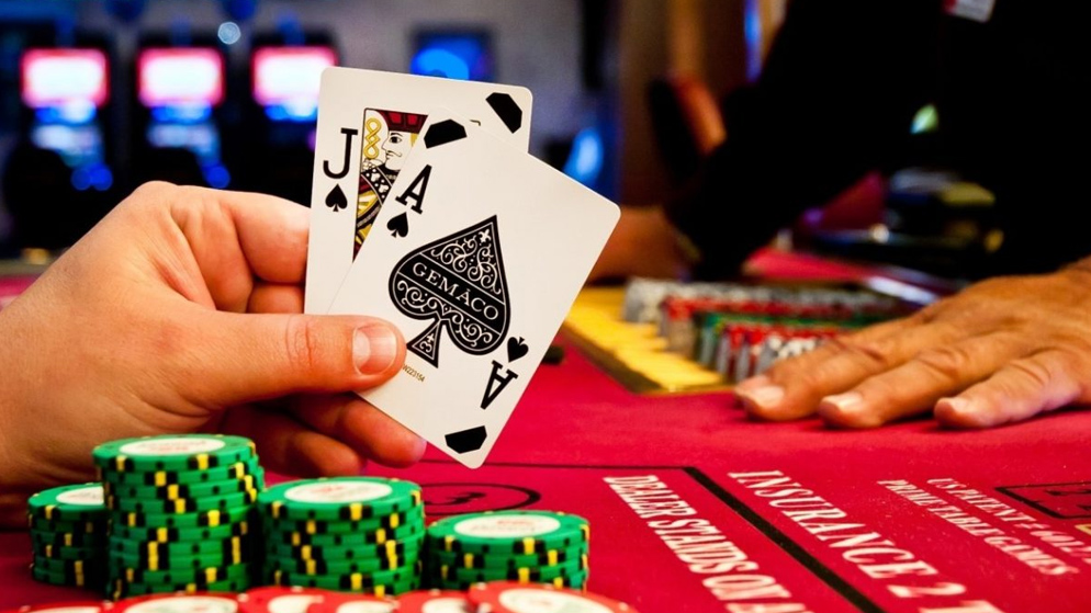 The Complete Guide on How to Play Omaha Poker