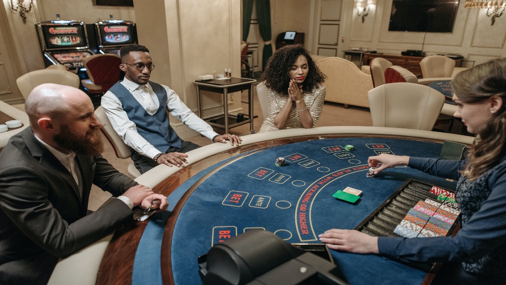How Does Live Casino Works – A Beginner’s Guide
